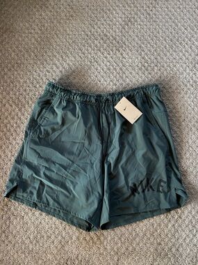 NWT Men’s Nike 7” Training Shorts FV9894-338